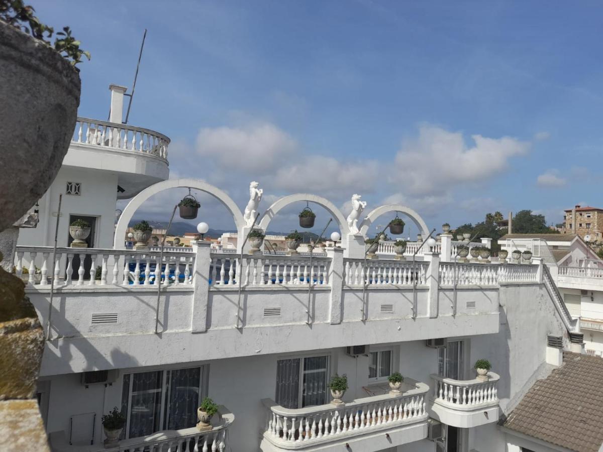 Apartamentos Las Americas - Blanes Beach Екстериор снимка